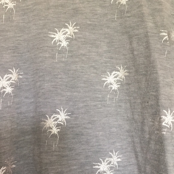 casual shirt - Picture 2 of 4